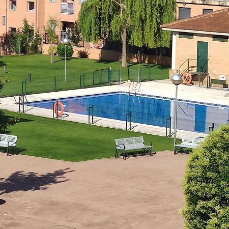Apartamento Los Manos De Oroel Jaca Exterior photo